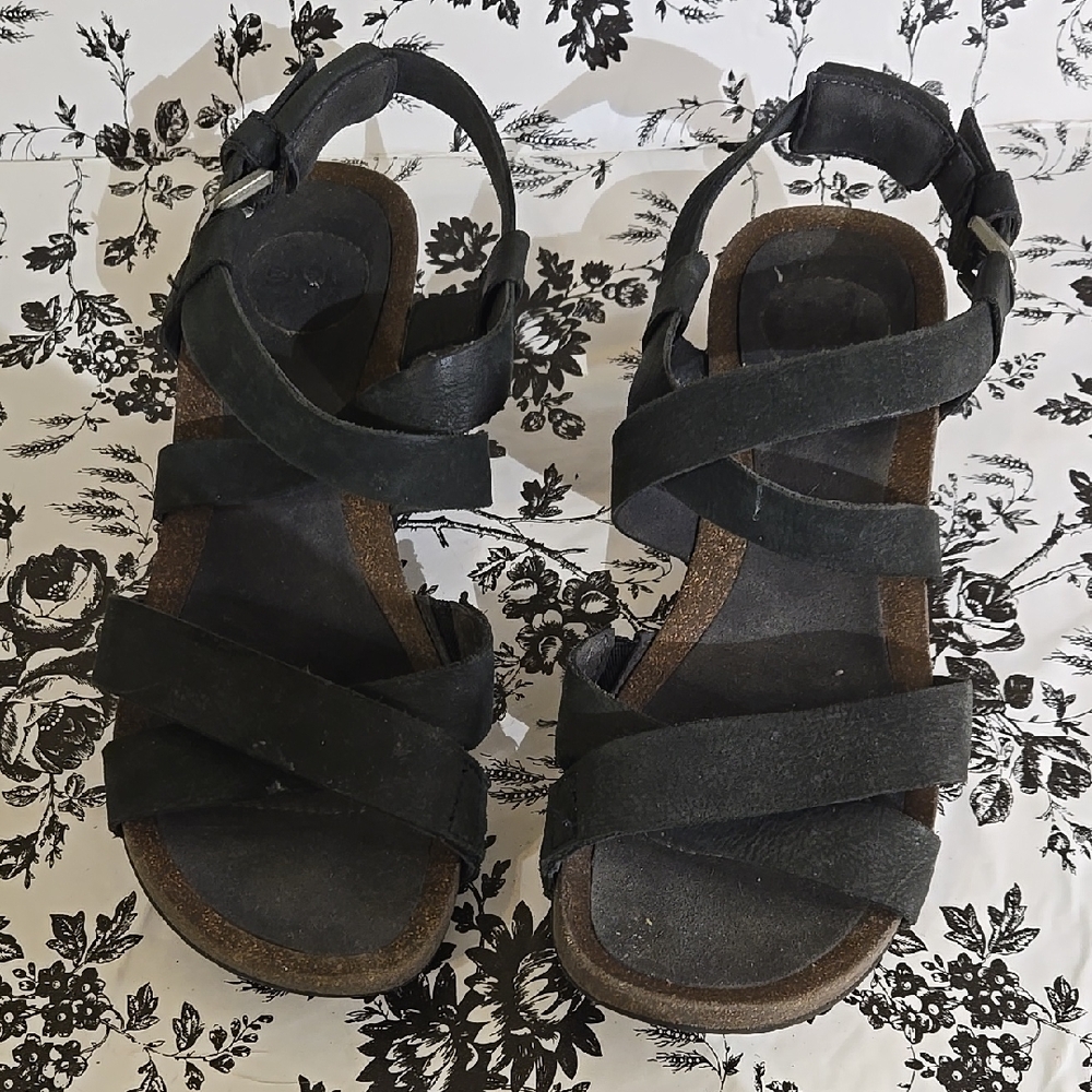 Black Strappy Sandals B14
